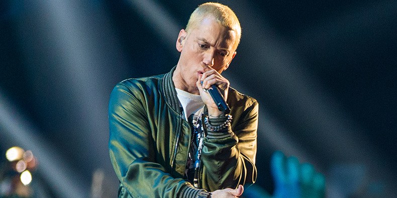 Eminem отвечает на критику своего альбома