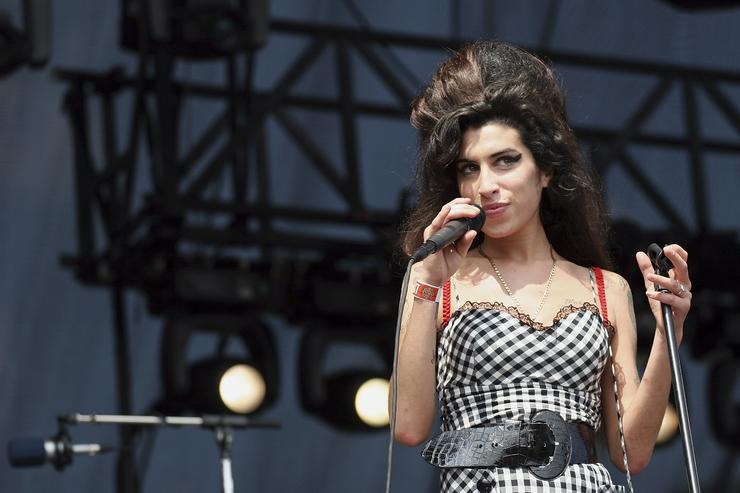 Голограмма Amy Winehouse собирается в тур в 2019 году