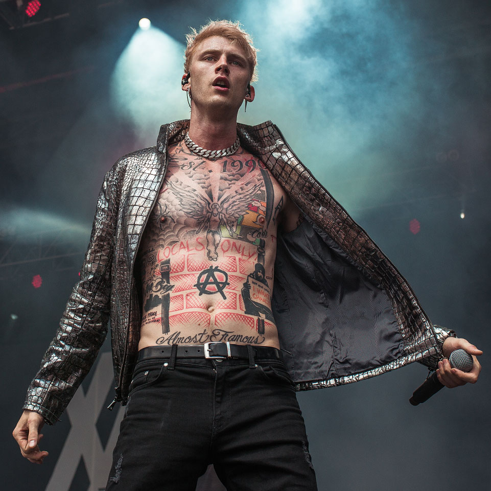 Machine Gun Kelly: Hollywood Whore - перевод песни.