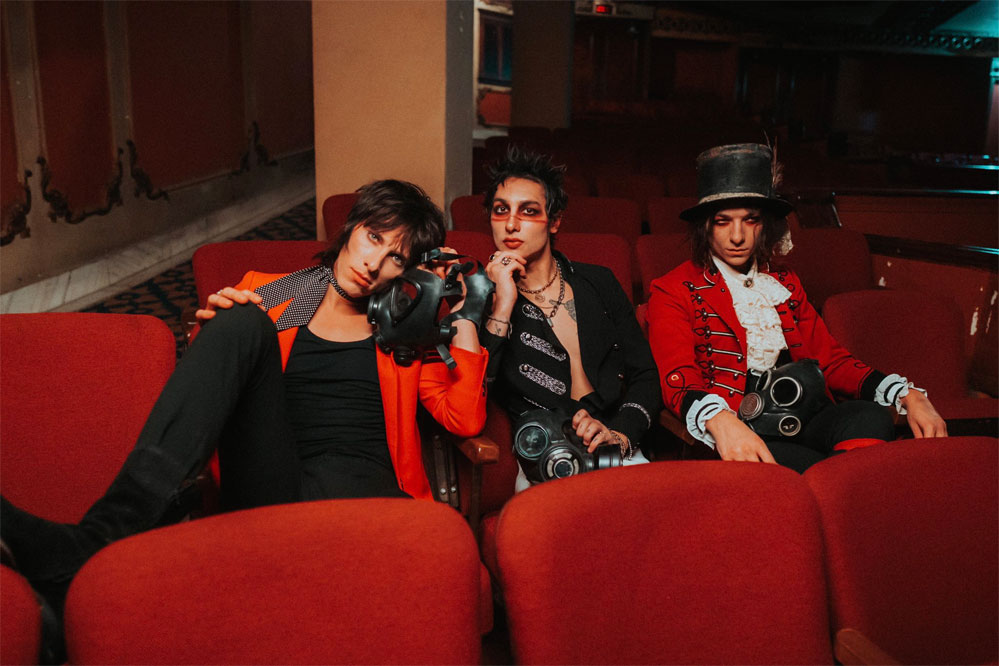 Palaye Royale: Hang On To Yourself - перевод