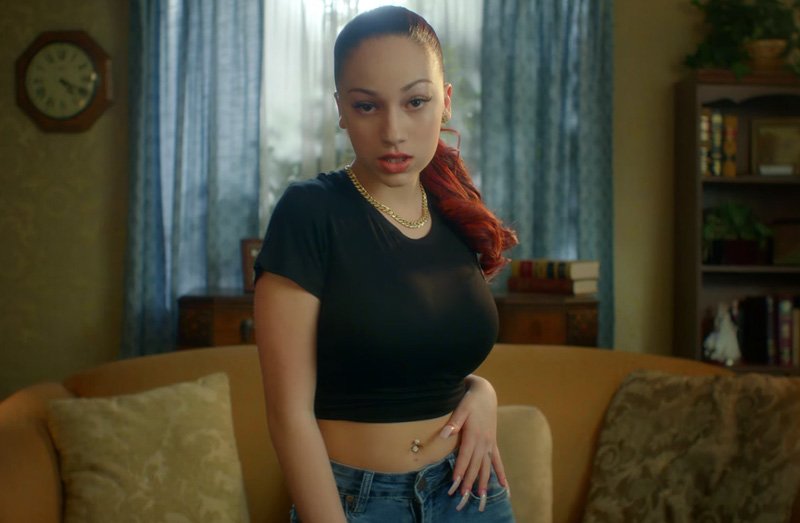 Bhad Bhabie: Gucci Flip Flops ft Lil Yachty - перевод